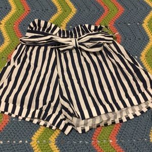 Striped elastic waist shorts